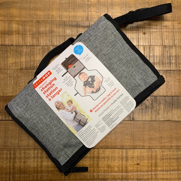Skip Hop Pronto Baby Changing Station & Diaper Clutch - Picture 2 of 6